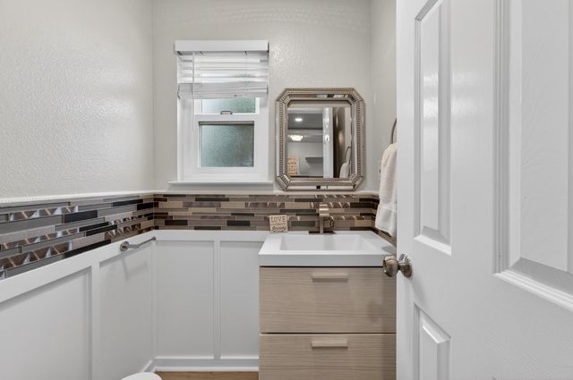 8304 Oakenshield Cir, Antelope, CA 95843