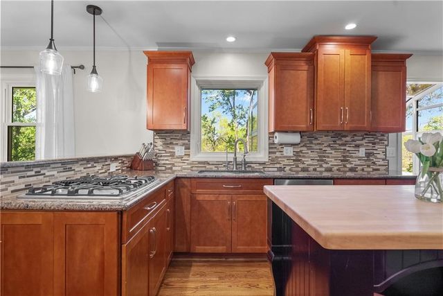 2300 W 103rd Terrace, Leawood, KS 66206