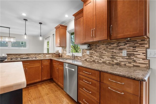 2300 W 103rd Terrace, Leawood, KS 66206