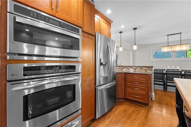 2300 W 103rd Terrace, Leawood, KS 66206
