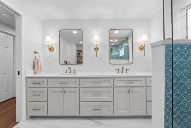 2300 W 103rd Terrace, Leawood, KS 66206