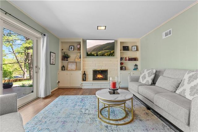 2300 W 103rd Terrace, Leawood, KS 66206