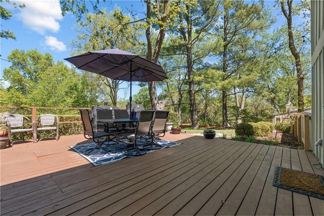 2300 W 103rd Terrace, Leawood, KS 66206