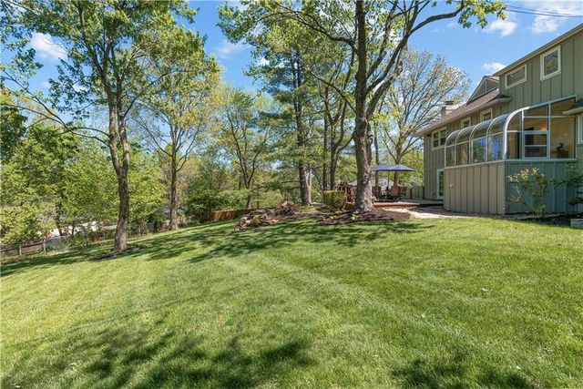 2300 W 103rd Terrace, Leawood, KS 66206