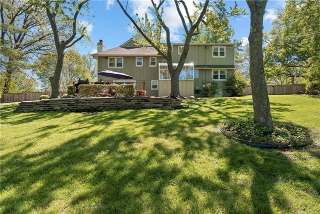 2300 W 103rd Terrace, Leawood, KS 66206