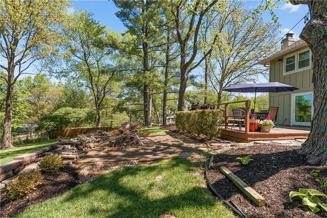 2300 W 103rd Terrace, Leawood, KS 66206