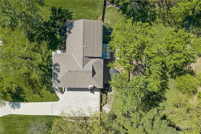 2300 W 103rd Terrace, Leawood, KS 66206