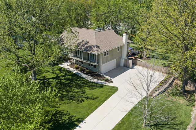 2300 W 103rd Terrace, Leawood, KS 66206