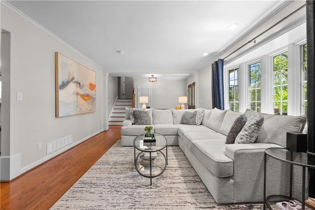 2300 W 103rd Terrace, Leawood, KS 66206