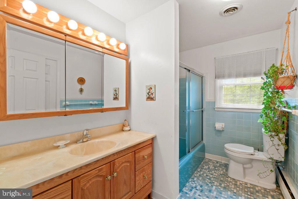 Image 15 of property listing at 3118 GREENWAY DR, Ellicott City, MD 21042