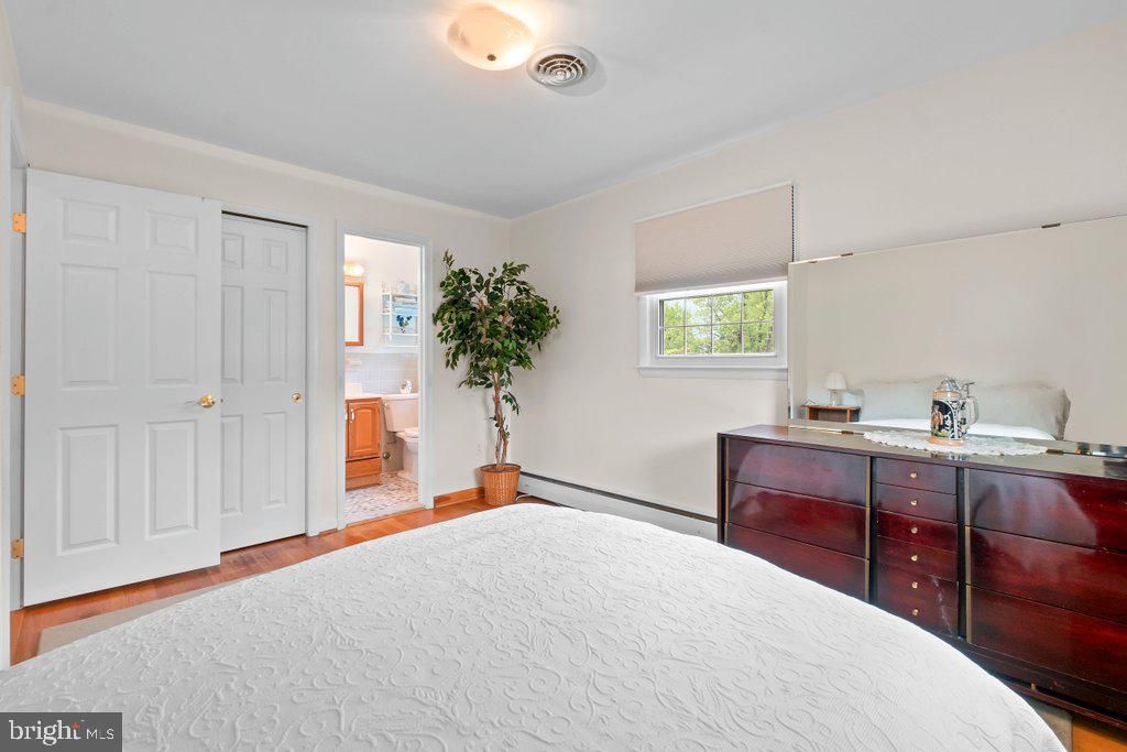Image 18 of property listing at 3118 GREENWAY DR, Ellicott City, MD 21042