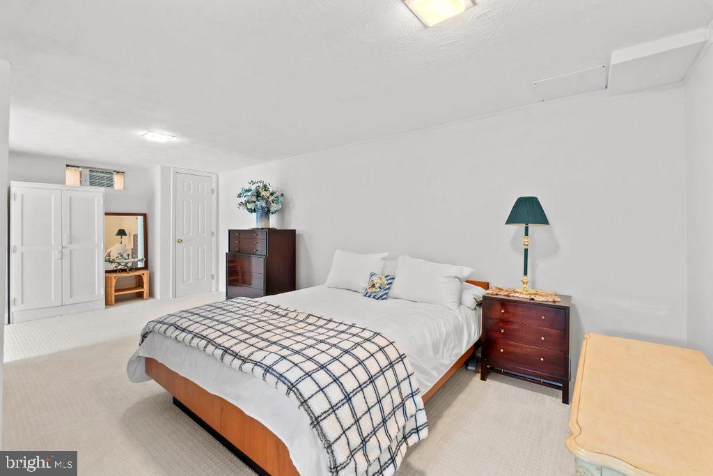 Image 23 of property listing at 3118 GREENWAY DR, Ellicott City, MD 21042