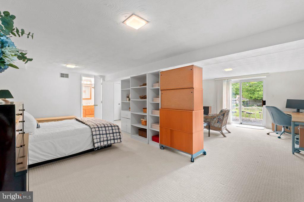 Image 24 of property listing at 3118 GREENWAY DR, Ellicott City, MD 21042