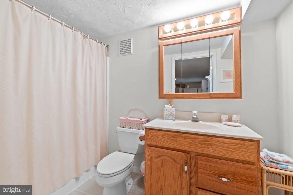 Image 25 of property listing at 3118 GREENWAY DR, Ellicott City, MD 21042