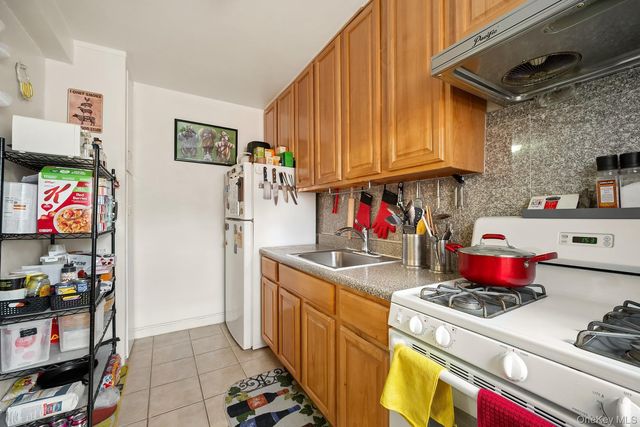 138 71st Street F15, Brooklyn, NY 11209