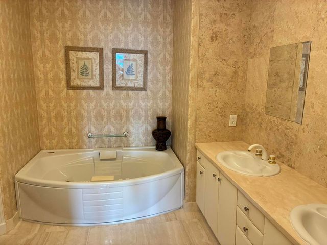 1230 Hillsboro Mile 308, Hillsboro Beach, FL 33062