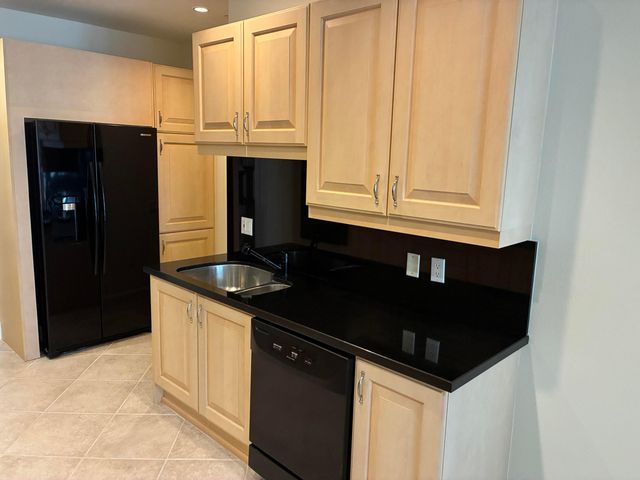 1230 Hillsboro Mile 308, Hillsboro Beach, FL 33062