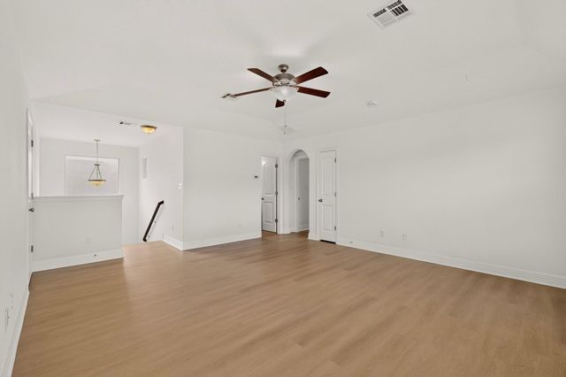 105 Martino TRL, Georgetown, TX 78628