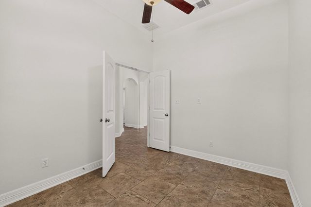 105 Martino TRL, Georgetown, TX 78628