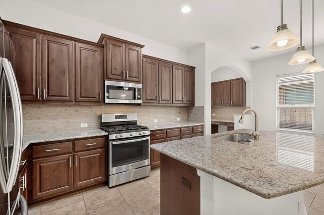 105 Martino TRL, Georgetown, TX 78628