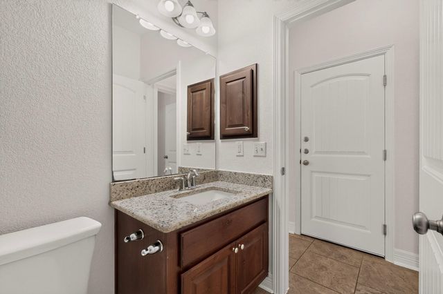 105 Martino TRL, Georgetown, TX 78628