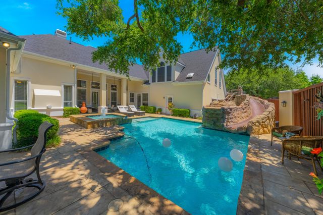 5822 Knightsbridge Drive, Dallas, TX 75252