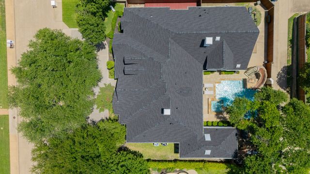 5822 Knightsbridge Drive, Dallas, TX 75252