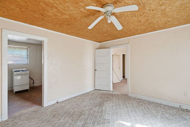 324 W Ross Avenue, De Leon, TX 76444