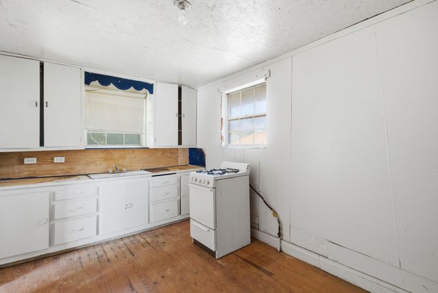 324 W Ross Avenue, De Leon, TX 76444