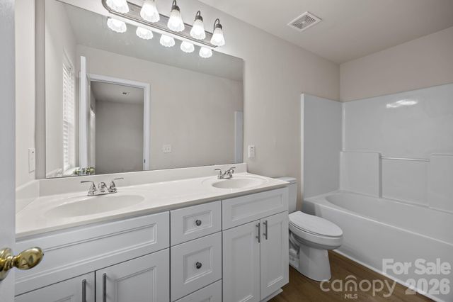 2750 Avalon Loop Road, Charlotte, NC 28269