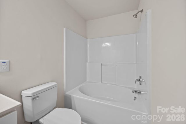 2750 Avalon Loop Road, Charlotte, NC 28269