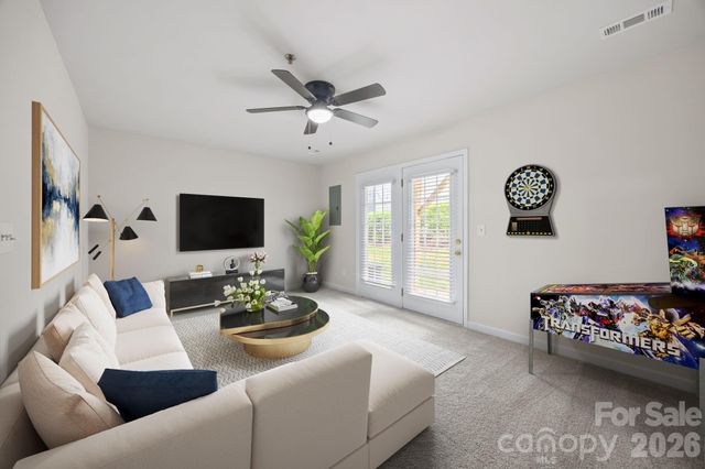 2750 Avalon Loop Road, Charlotte, NC 28269