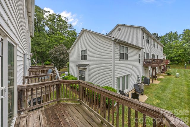 2750 Avalon Loop Road, Charlotte, NC 28269
