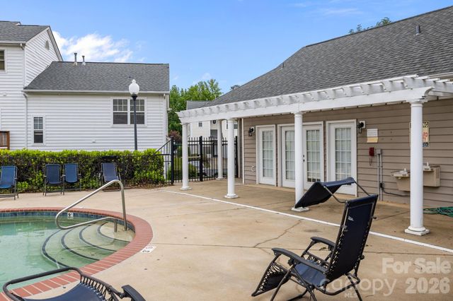 2750 Avalon Loop Road, Charlotte, NC 28269