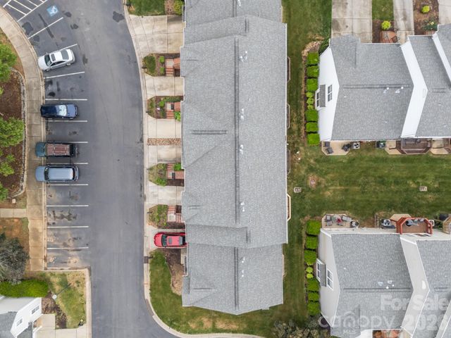2750 Avalon Loop Road, Charlotte, NC 28269
