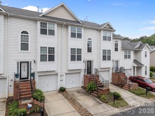 2750 Avalon Loop Road, Charlotte, NC 28269