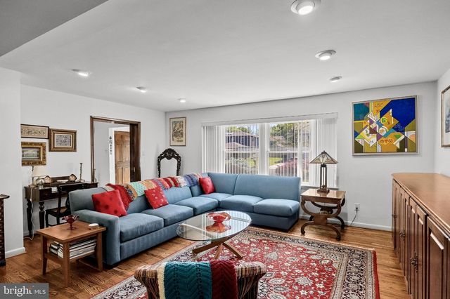 1024 BOBWHITE DR, Cherry Hill, NJ 08003
