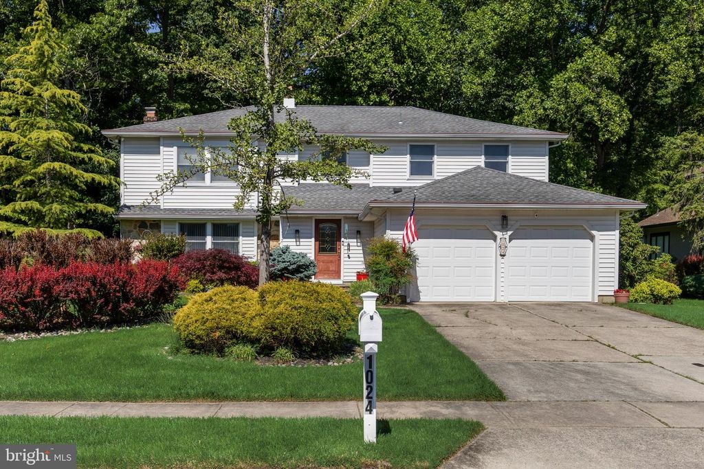 1024 BOBWHITE DR, Cherry Hill, NJ 08003