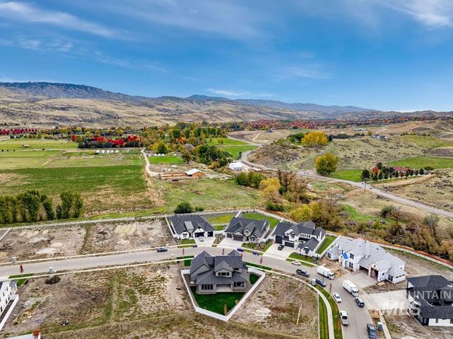 14041 N Hornbill Way, Boise, ID 83714
