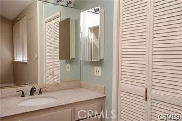 94 Lakepines, Irvine, CA 92620