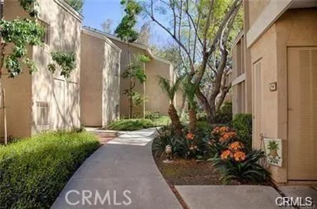 94 Lakepines, Irvine, CA 92620