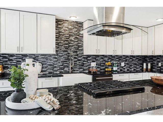 30 S Moline St, Aurora, CO 80012