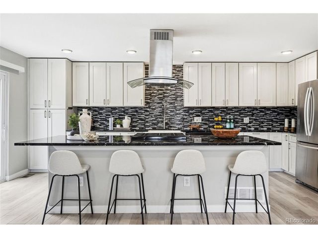 30 S Moline St, Aurora, CO 80012