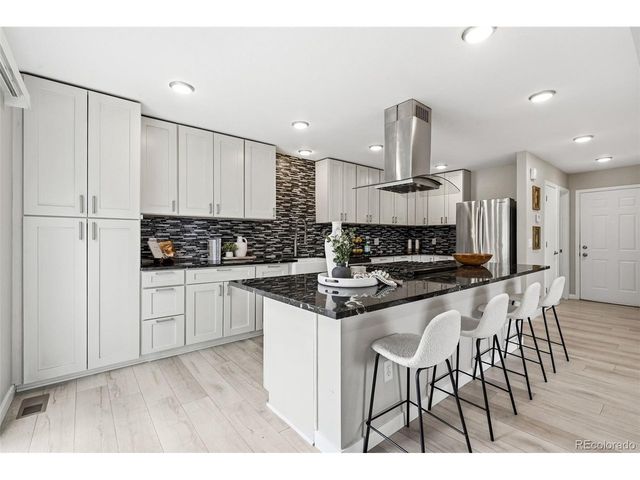 30 S Moline St, Aurora, CO 80012