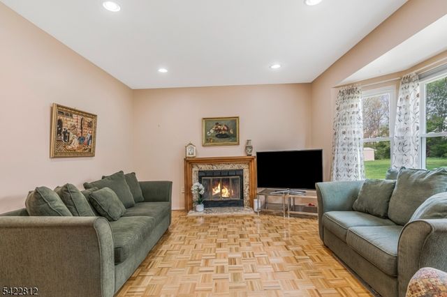 17 Denbigh Dr, Franklin Twp., NJ 08873