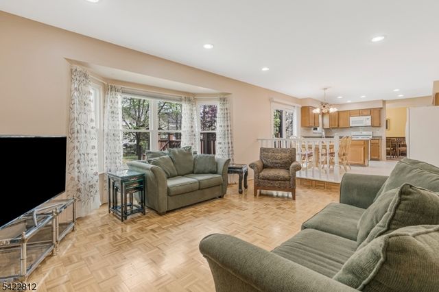 17 Denbigh Dr, Franklin Twp., NJ 08873