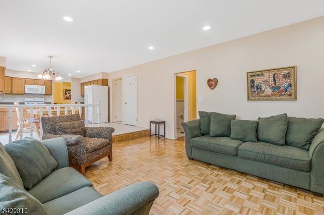 17 Denbigh Dr, Franklin Twp., NJ 08873