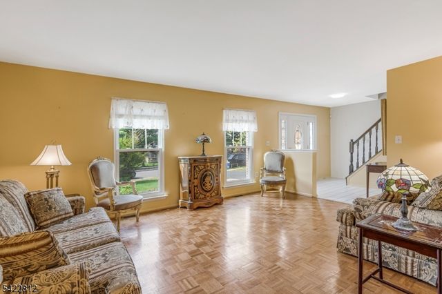 17 Denbigh Dr, Franklin Twp., NJ 08873