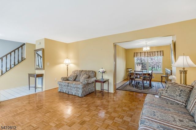 17 Denbigh Dr, Franklin Twp., NJ 08873