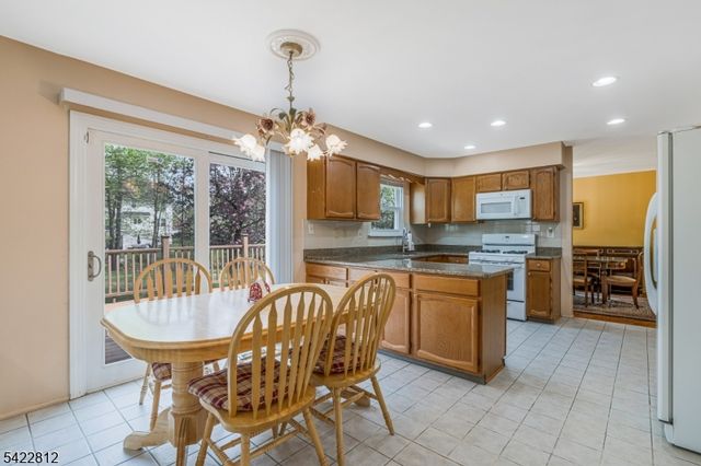 17 Denbigh Dr, Franklin Twp., NJ 08873